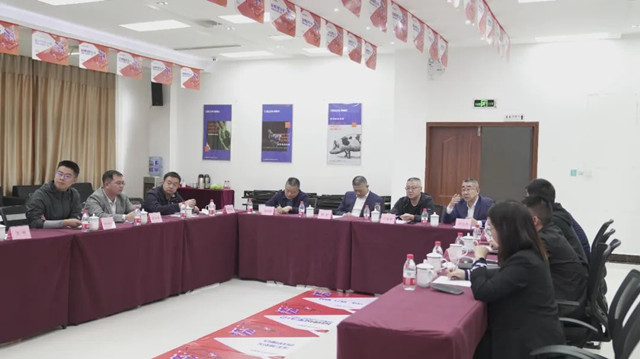 ��-������ѭ����ɫ�ɳ�����չ��ģʽ���л���Ƭ